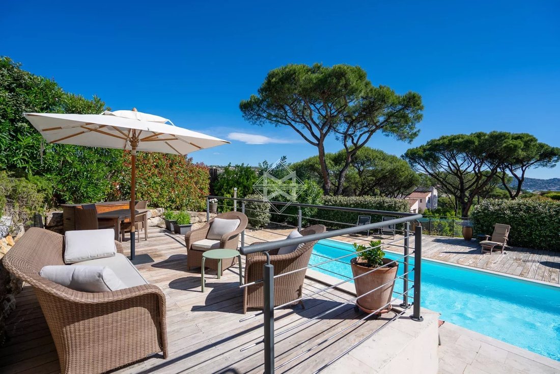 Villa in Nartelle-Noyer-Bellevue-bd des Sardinaux, Sainte-Maxime, France 1 - 17967441