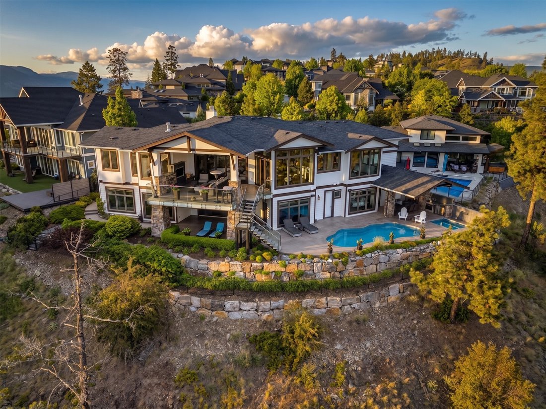 House in Kelowna, British Columbia, Canada 1 - 17970039