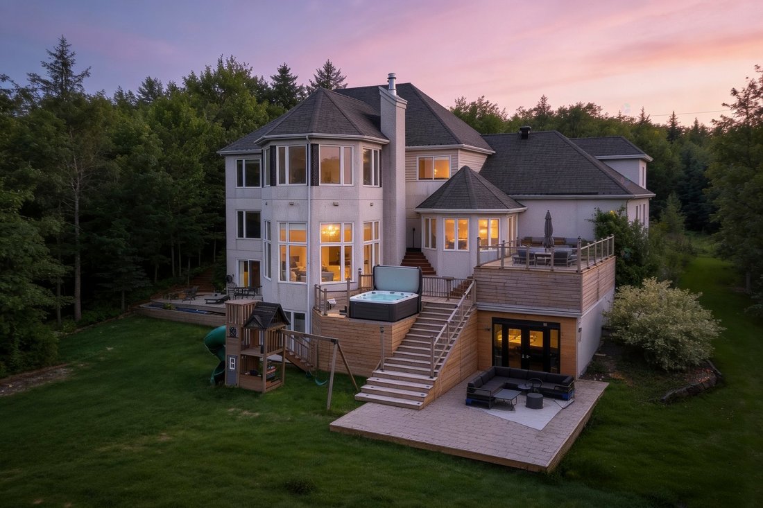 House in Saint-Adolphe-d'Howard, Quebec, Canada 4 - 17970119
