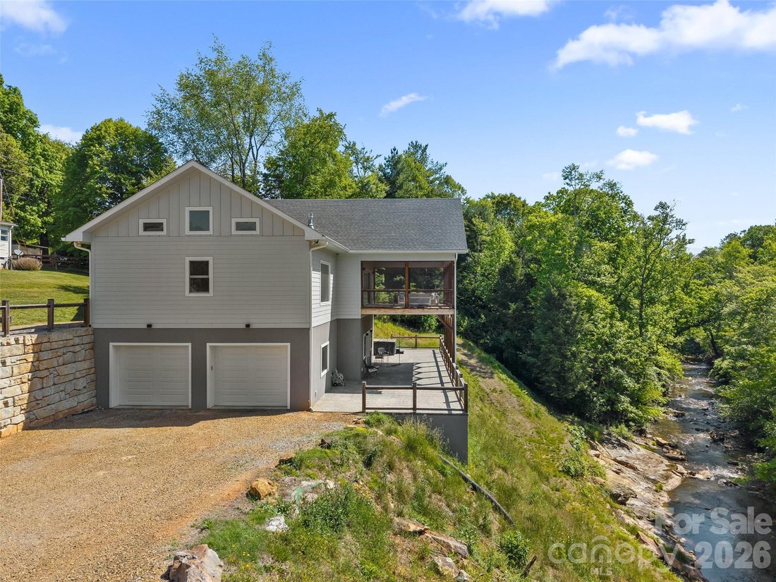 House in Candler, North Carolina, United States 3 - 17970332