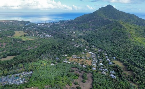 Land in La Preneuse, Black River, Mauritius 1