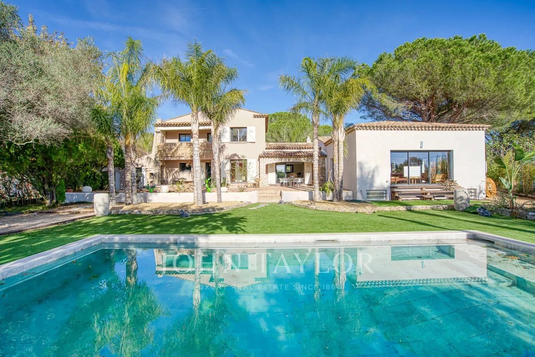 Estate in Grimaud, Provence-Alpes-Côte d'Azur, France 2 - 17965834