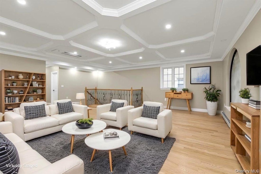 House in New York, New York, United States 5 - 17968984