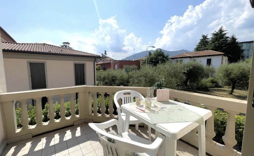 Villa in Salò, Lombardei, Italien 1
