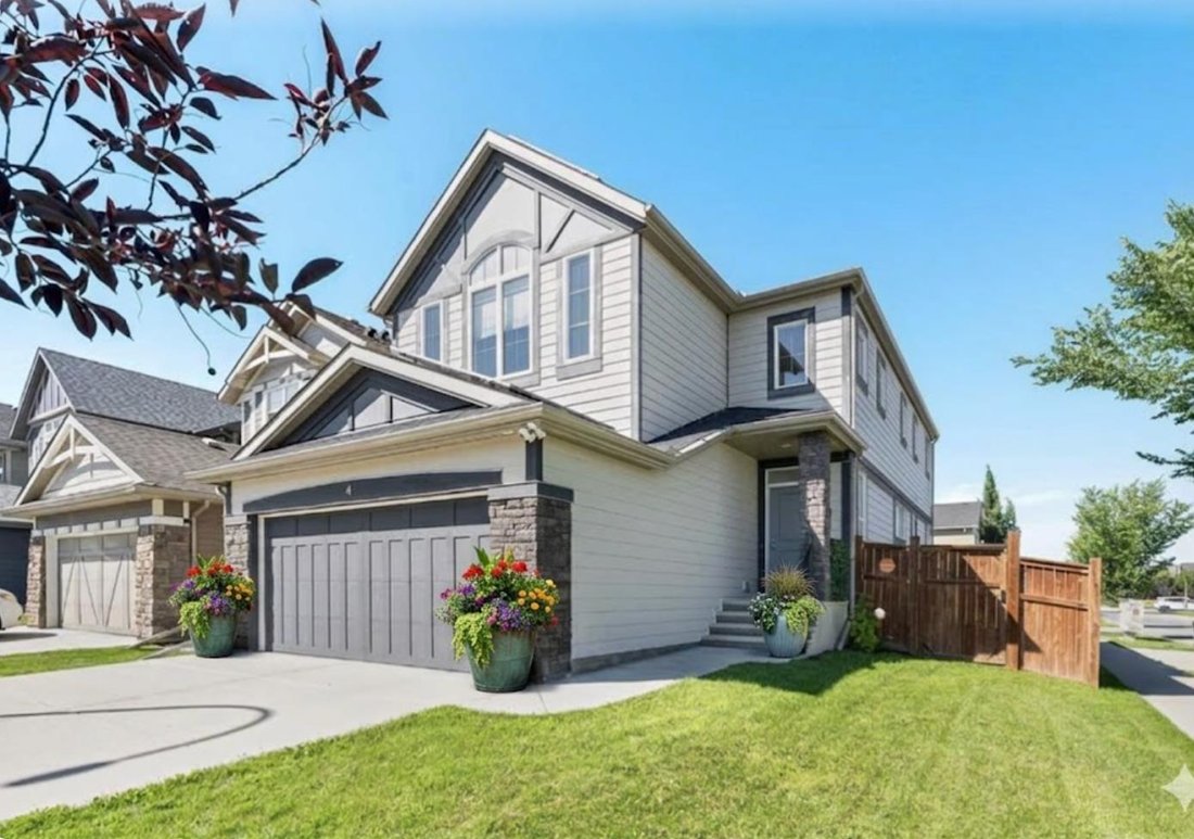 House in Calgary, Alberta, Canada 1 - 17954213