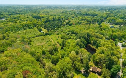 Farm Ranch in Berkley, Massachusetts, United States 1