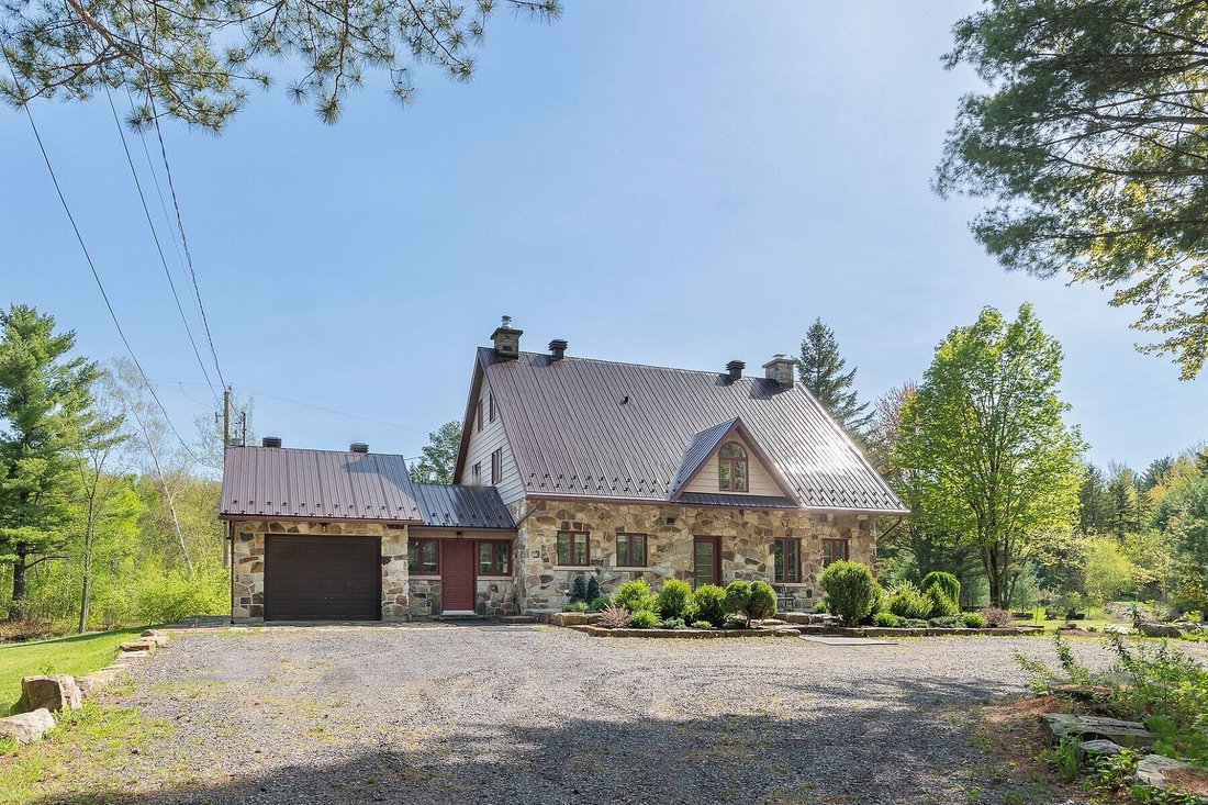 House in Hinchinbrooke, Quebec, Canada 5 - 17051659