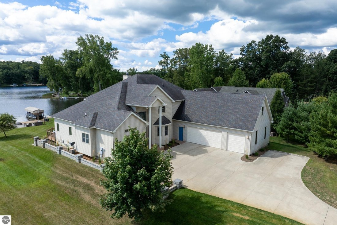 House in Weidman, Michigan, United States 4 - 17967725
