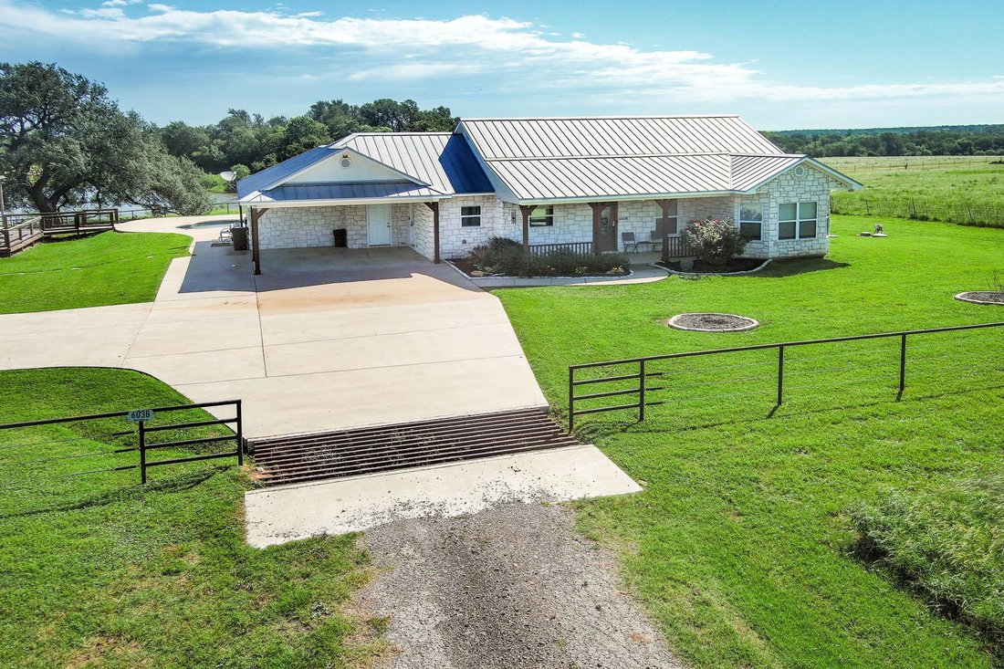 House in Bastrop, Texas, United States 1 - 16590217