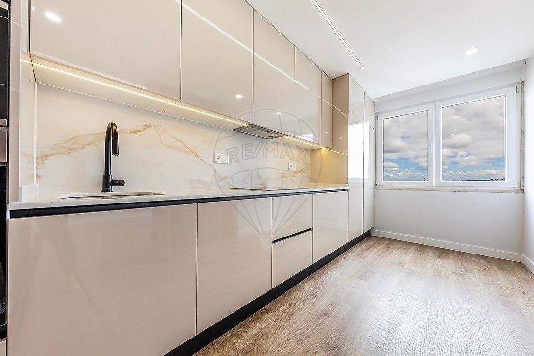 Apartment in Alfragide, Lisbon, Portugal 5 - 17966828
