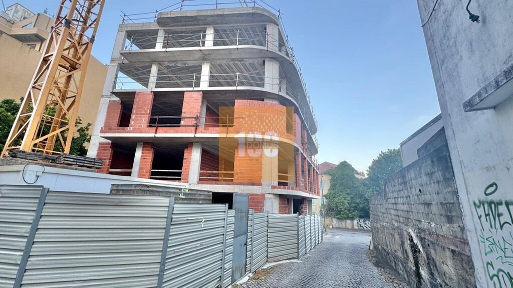 Apartment in Mafamude e Vilar do Paraiso, Porto District, Portugal 1 - 16600553