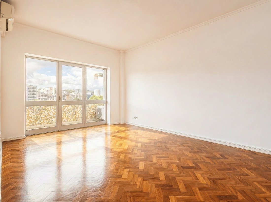 Apartment in Avenidas Novas, Lisbon, Portugal 1 - 17965424