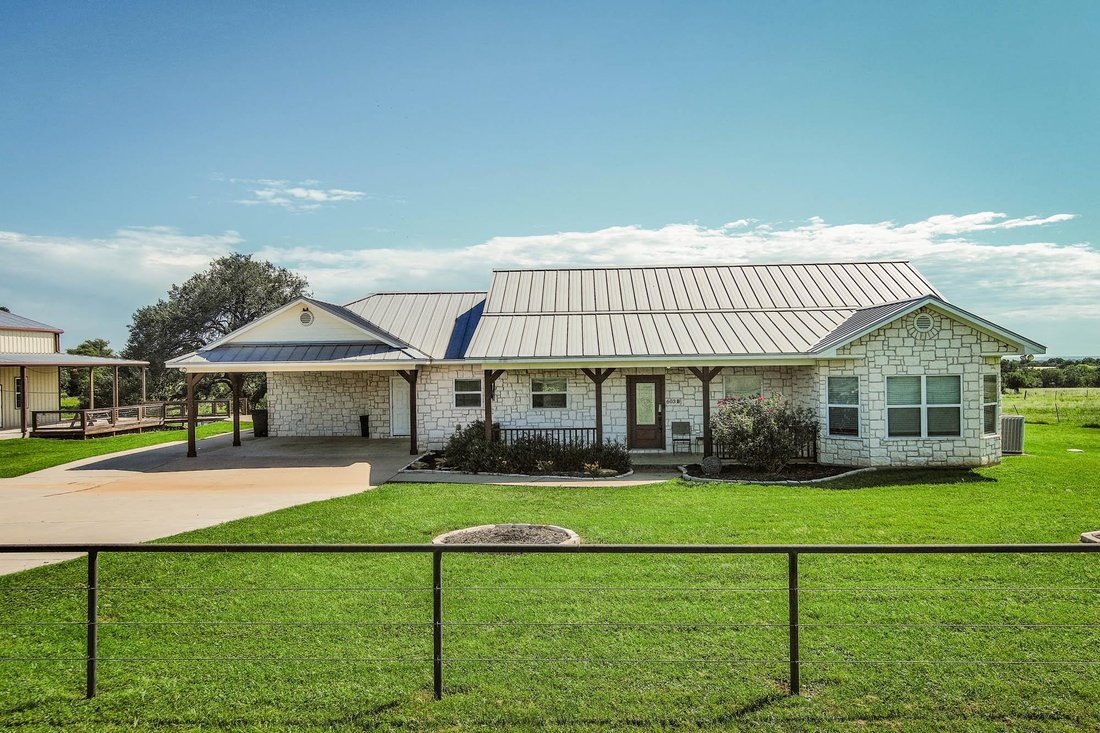 House in Bastrop, Texas, United States 3 - 16590217