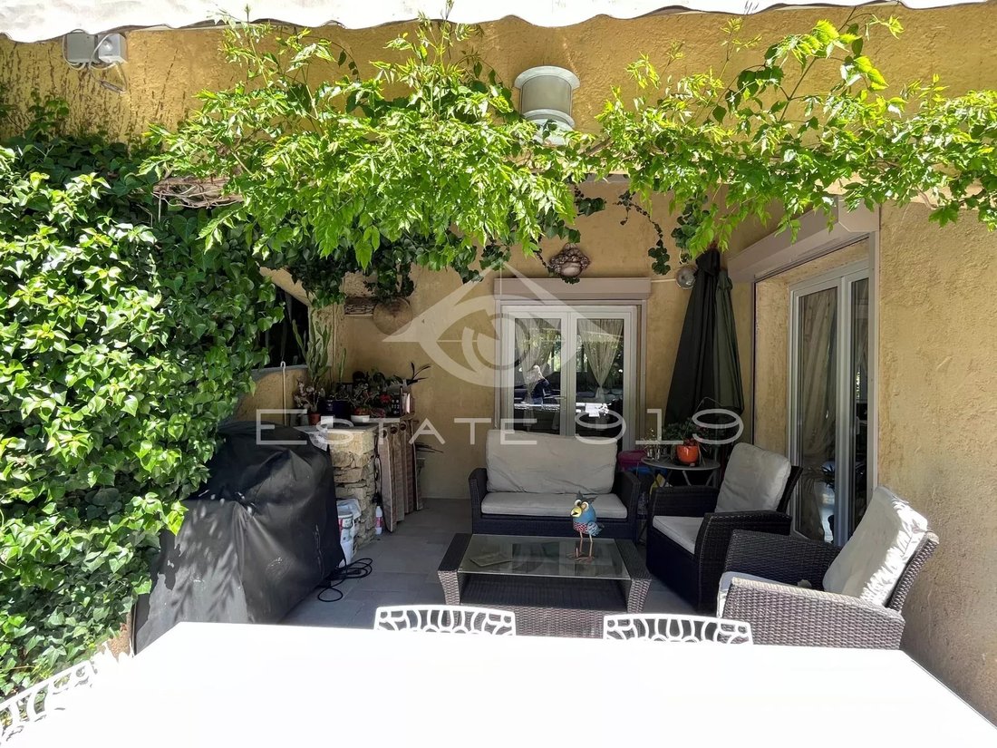 Villa in Mazan, Provence-Alpes-Côte d'Azur, France 2 - 17970311