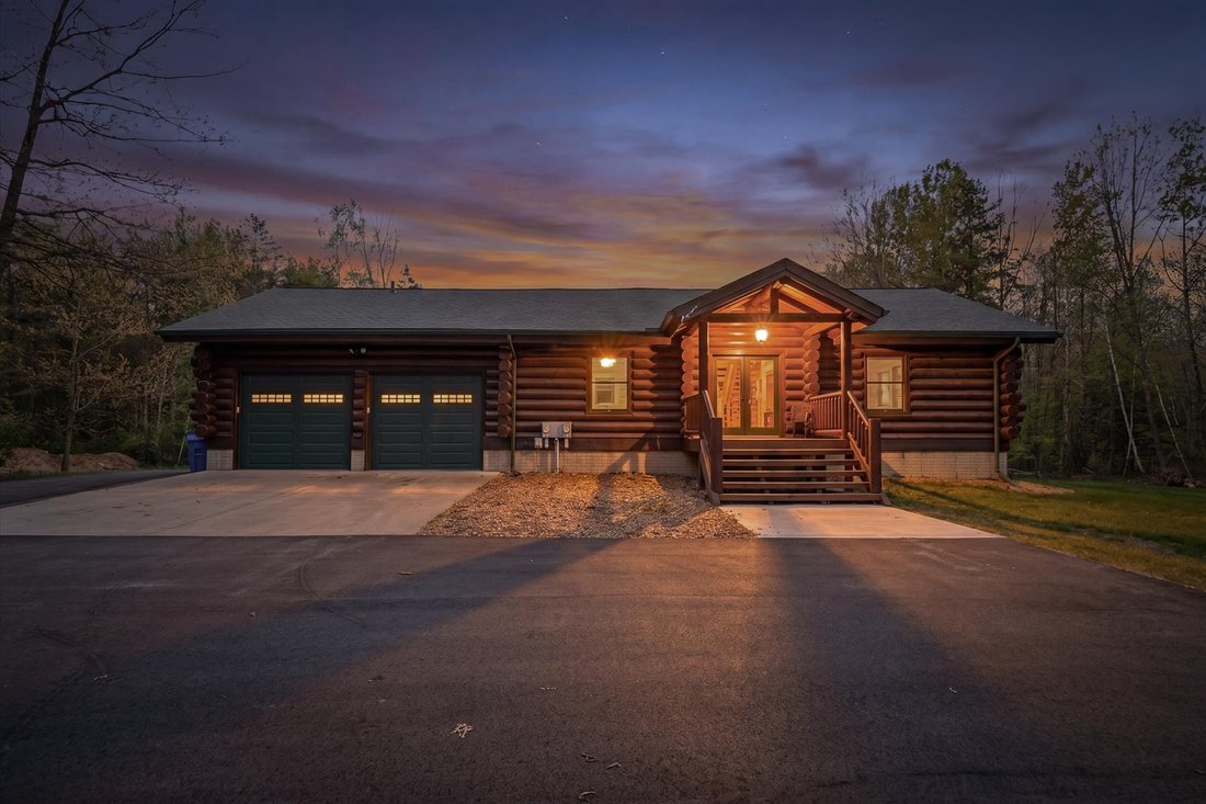 House in Mayville, Michigan, United States 1 - 17966883
