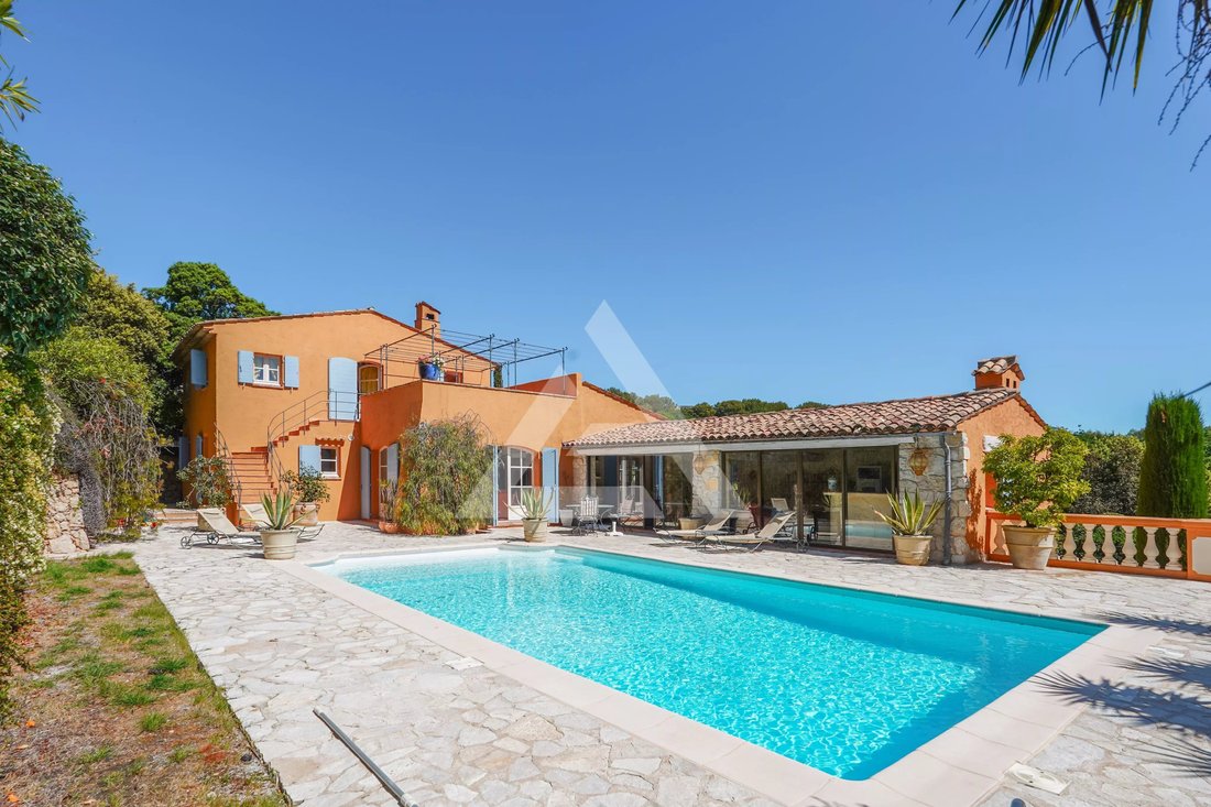 Villa in Saint-Paul-de-Vence, Provence-Alpes-Côte d'Azur, France 1 - 17967374