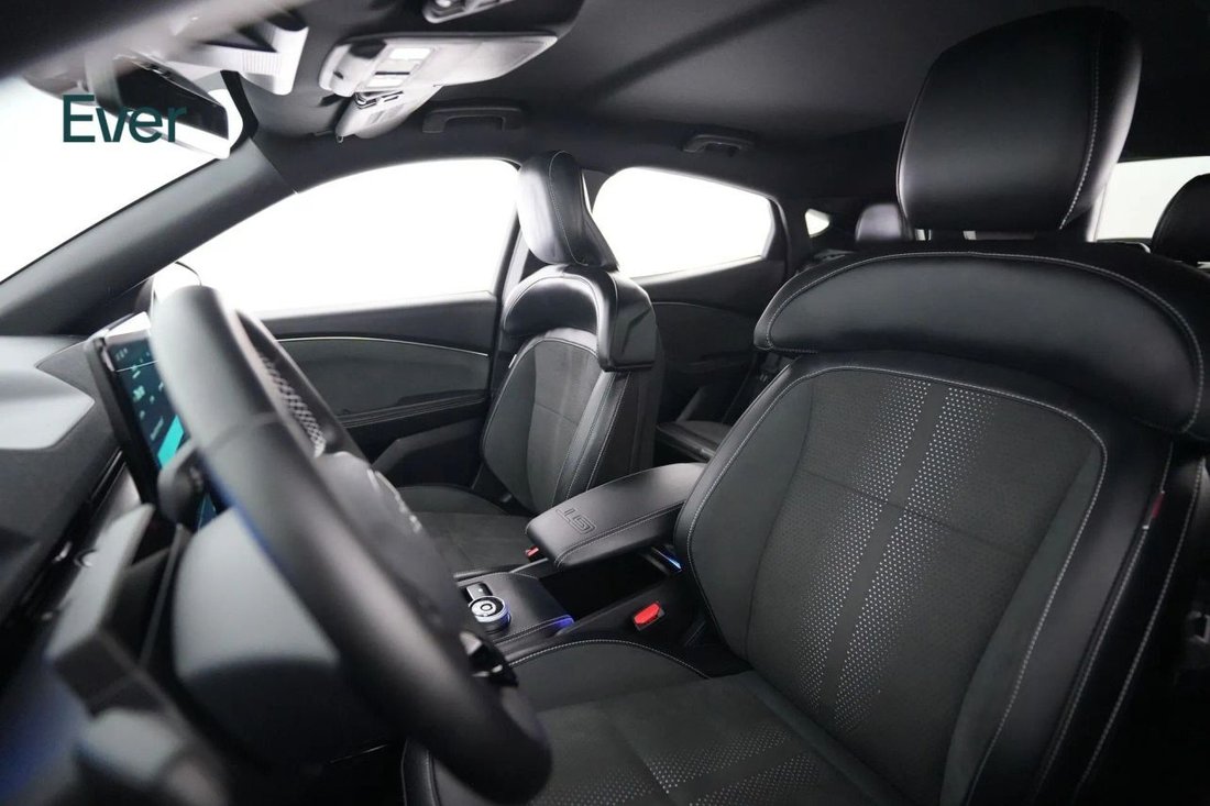 Suv in San Francisco, CA, United States 4 - 17927627