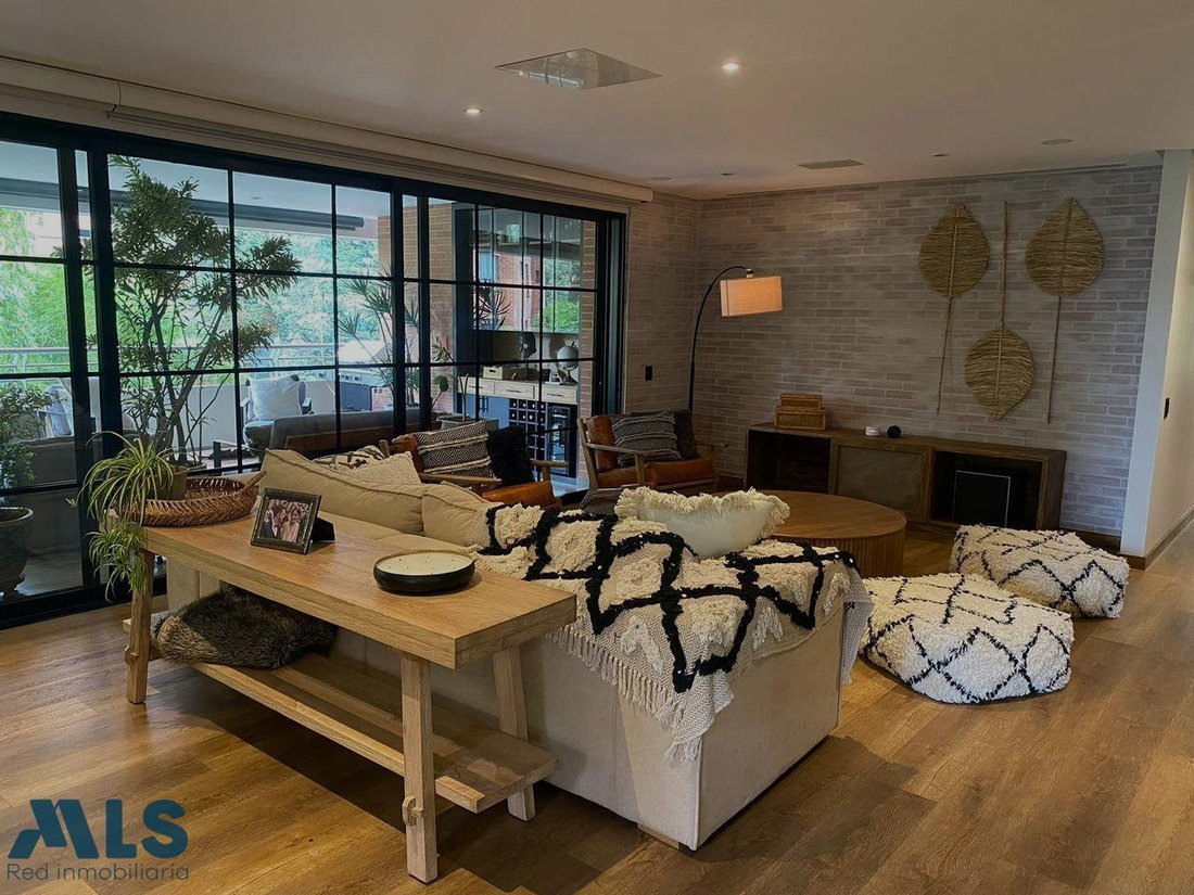 Apartment in Medellín, Antioquia, Colombia 3 - 17972267
