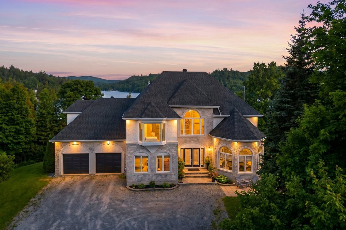 House in Saint-Adolphe-d'Howard, Quebec, Canada 3 - 17970119
