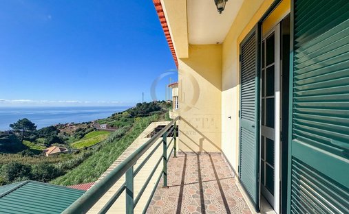 House in Canhas, Madeira, Portugal 1