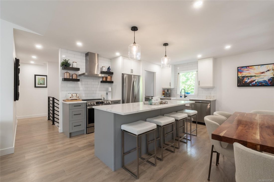 House in Ladysmith, British Columbia, Canada 2 - 17970047