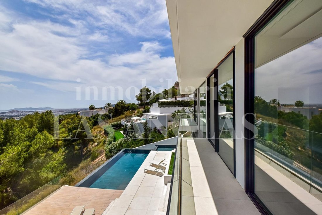 Villa in Jesus, Santa Eularia des Riu, Balearic Islands 2 - 17966947
