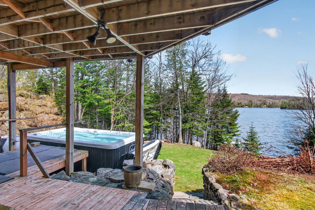 House in La Minerve, Quebec, Canada 4 - 17966061