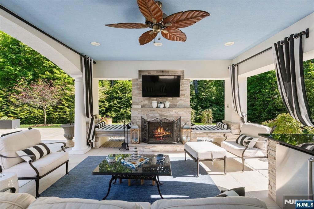 House in Montvale, New Jersey, United States 3 - 17970446