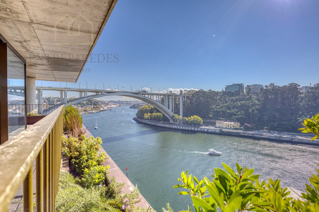 Apartment in Lordelo do Ouro e Massarelos, Porto District, Portugal 1 - 17970186