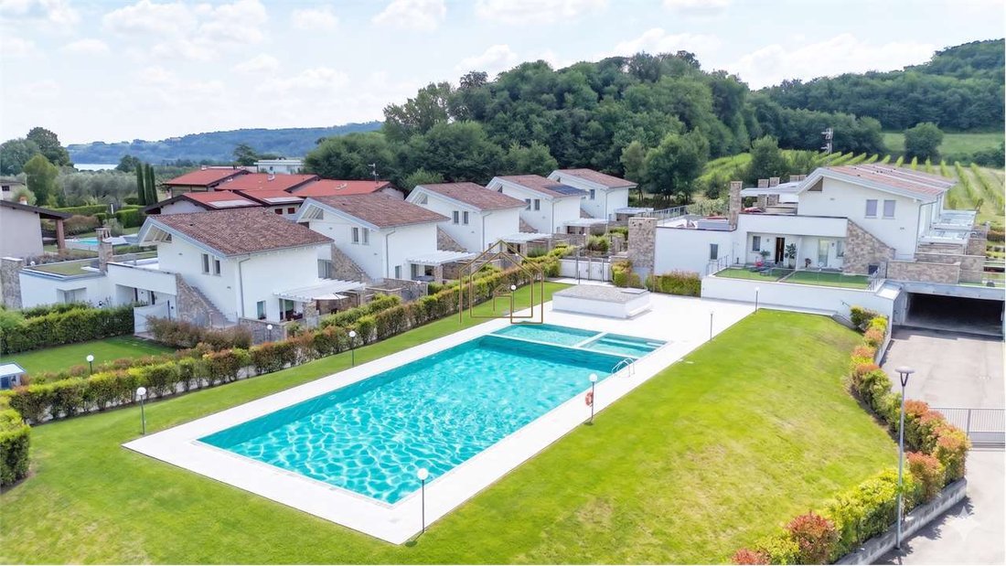 Apartment in Padenghe sul Garda, Lombardy, Italy 1 - 17968531