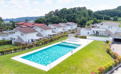 Apartment in Padenghe sul Garda, Lombardy, Italy 1