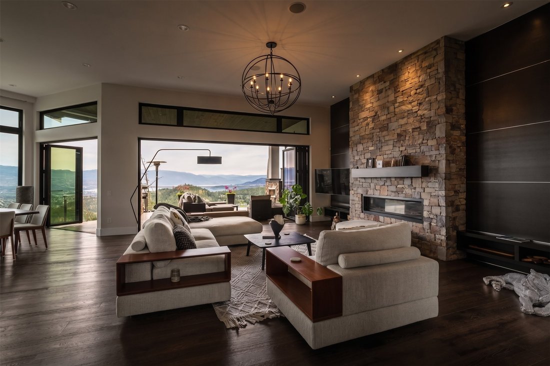 House in Kelowna, British Columbia, Canada 4 - 17970039