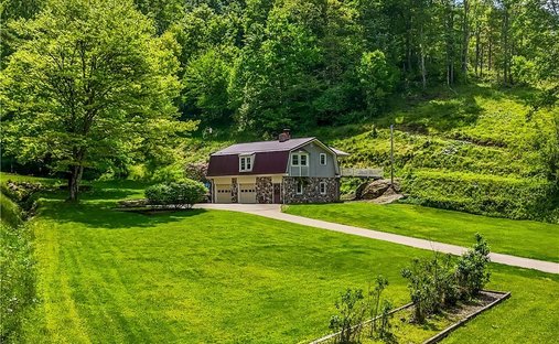 House in New Concord, Ohio, United States 1