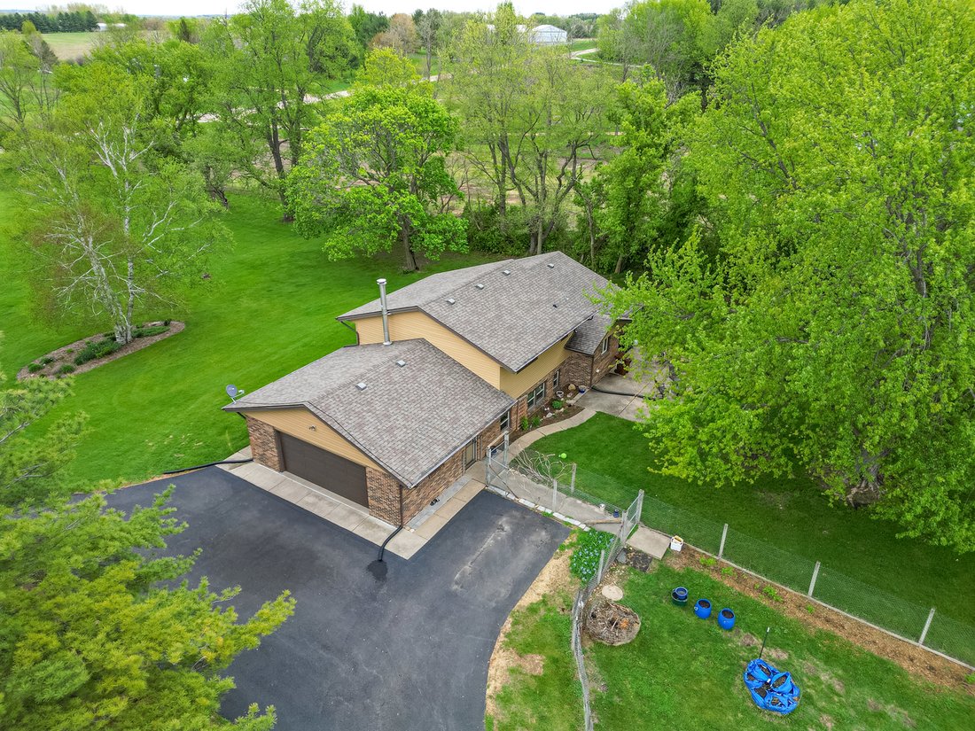 House in Pecatonica, Illinois, United States 5 - 17969397