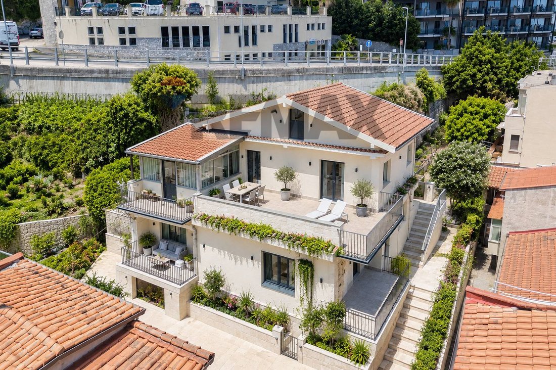 Villa in Taormina, Sicily, Italy 2 - 17893035