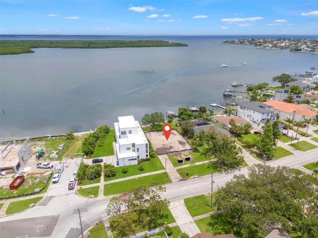 Land in St. Petersburg, Florida, United States 1 - 17970477
