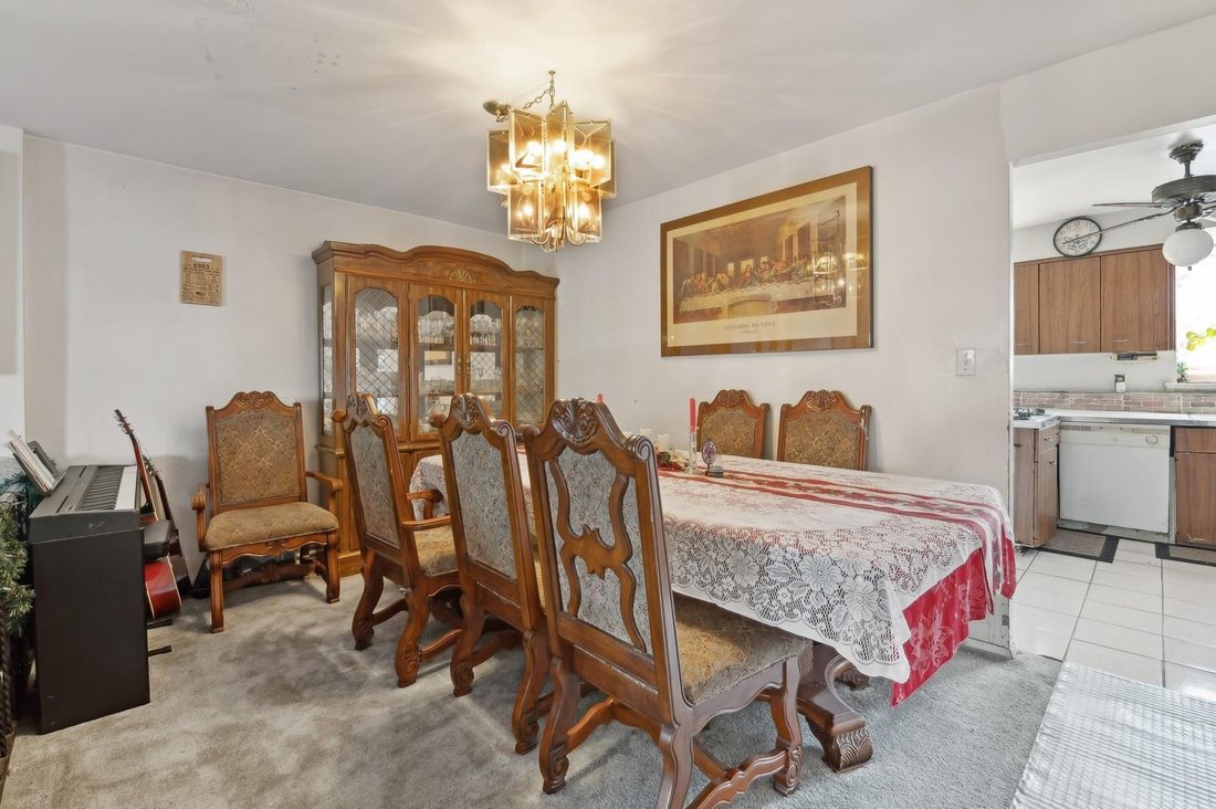 House in New York, New York, United States 3 - 17966954