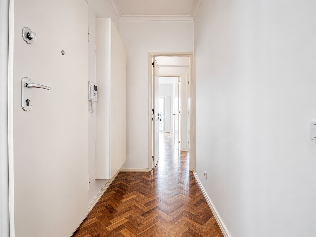 Apartment in Avenidas Novas, Lisbon, Portugal 2 - 17965424