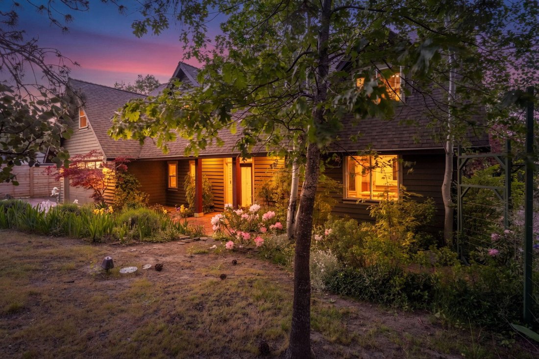 House in Ashland, Oregon, United States 2 - 17382640