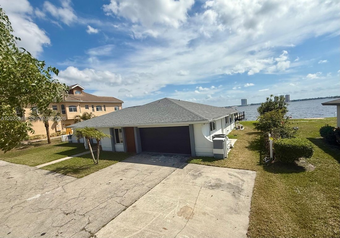 House in North Fort Myers, Florida, United States 2 - 17968666