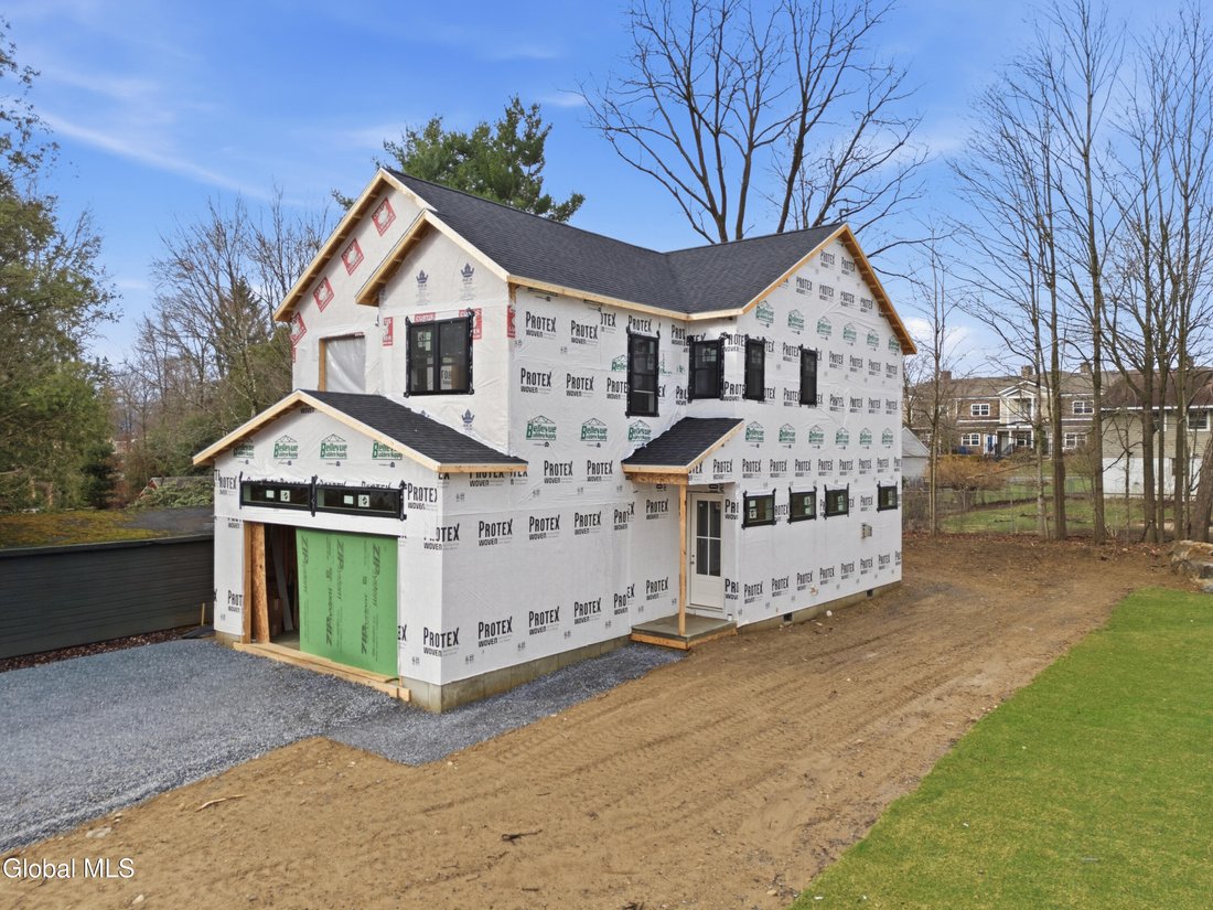 House in Saratoga Springs, New York, United States 5 - 17970523