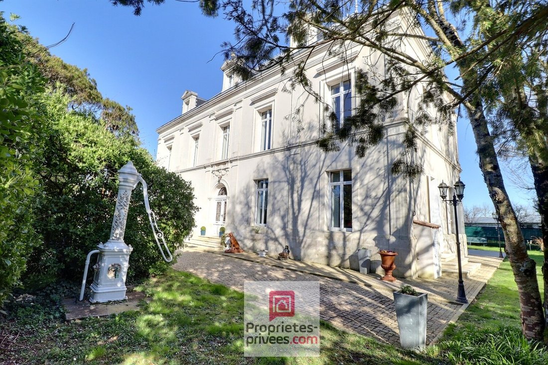Villa in Villeneuve-la-Comtesse, Nouvelle-Aquitaine, France 3 - 17967627