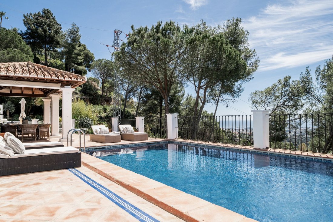Villa in Benahavis, Andalusia, Spain 1 - 17972660