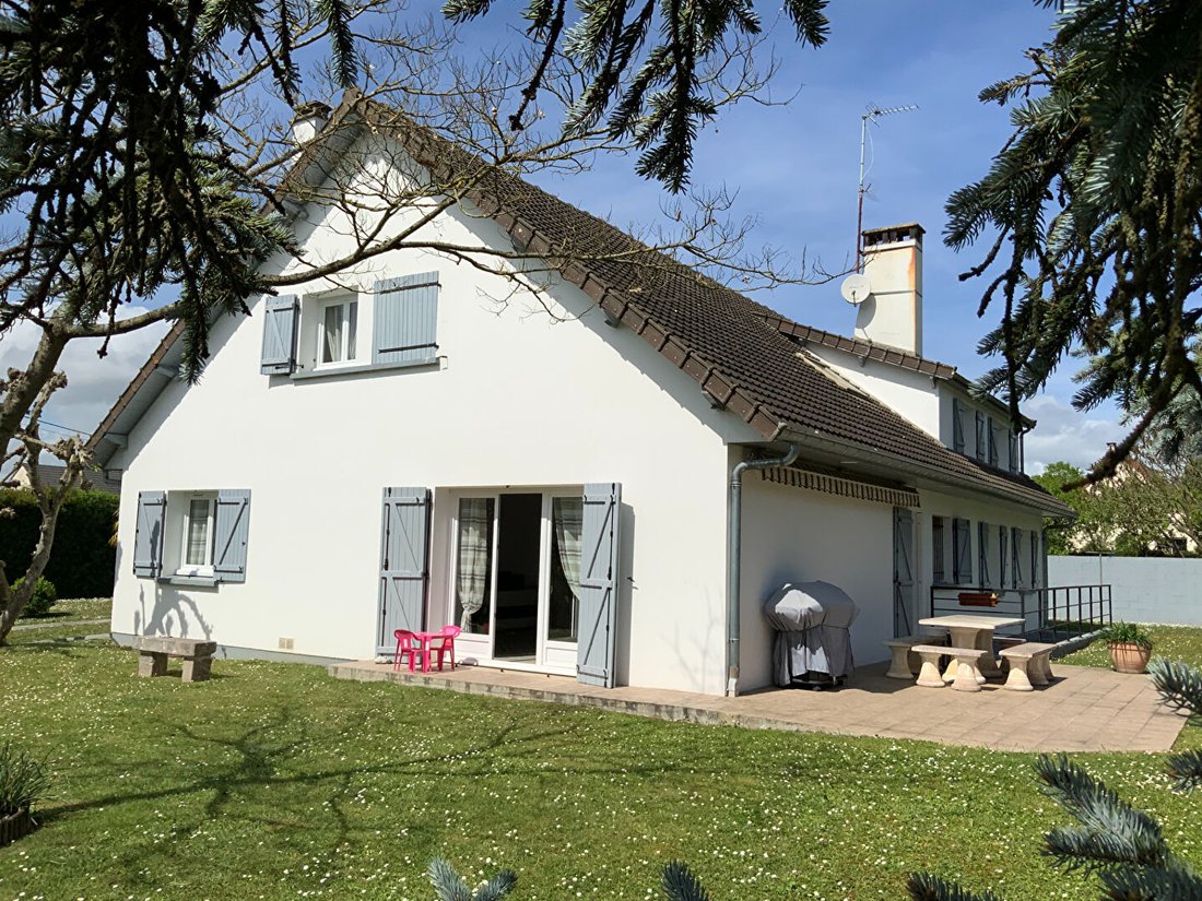 Villa in Moret-Loing-et-Orvanne, Ile-de-France, France 1 - 17967639