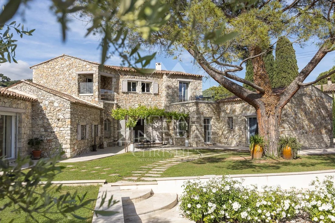 Villa in Saint-Paul-de-Vence, Provence-Alpes-Côte d'Azur, France 3 - 17965951