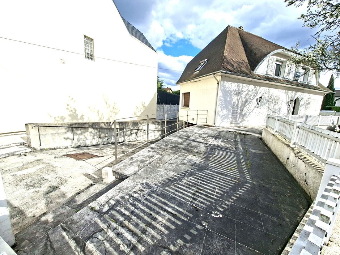 House in Le Blanc-Mesnil, Ile-de-France, France 2 - 17783706
