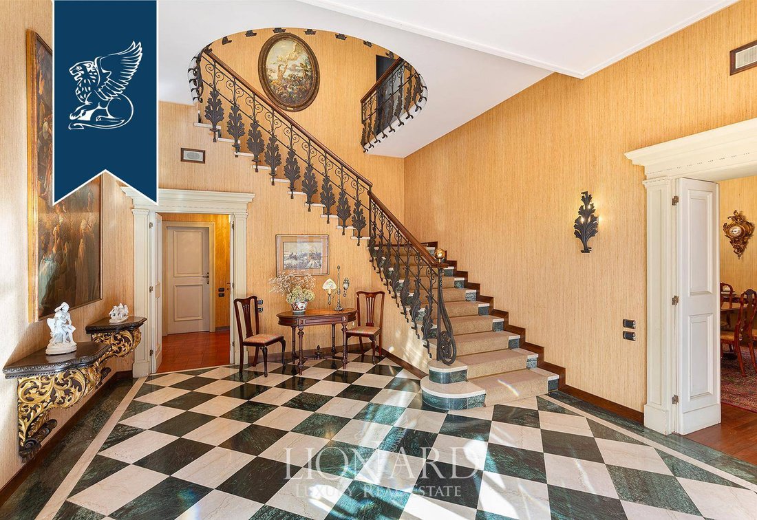 Villa in Bellano, Lombardy, Italy 5 - 17970348