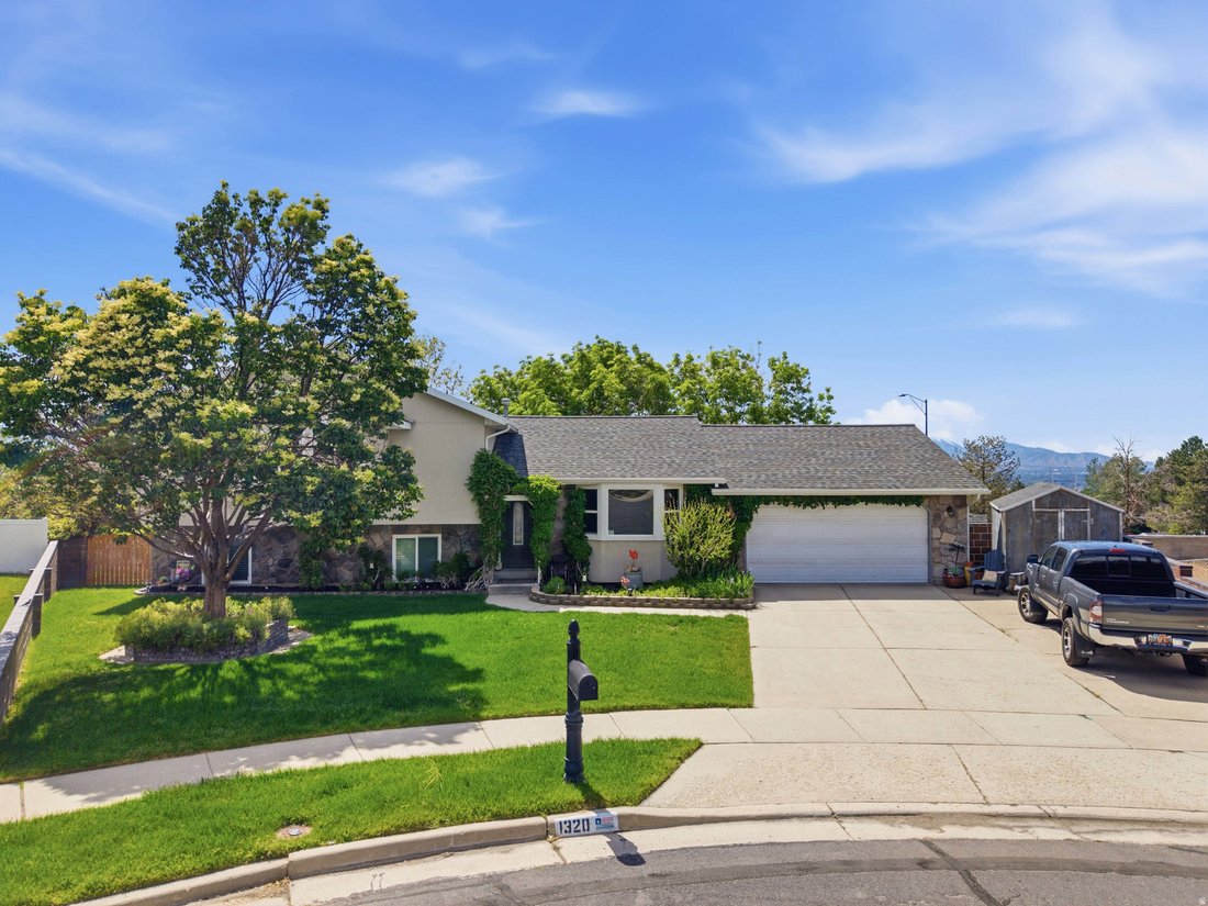 House in Sandy, Utah, United States 5 - 17399162