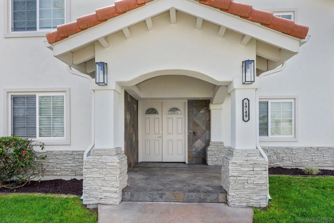 San Diego, California, United States 3 - 17972402