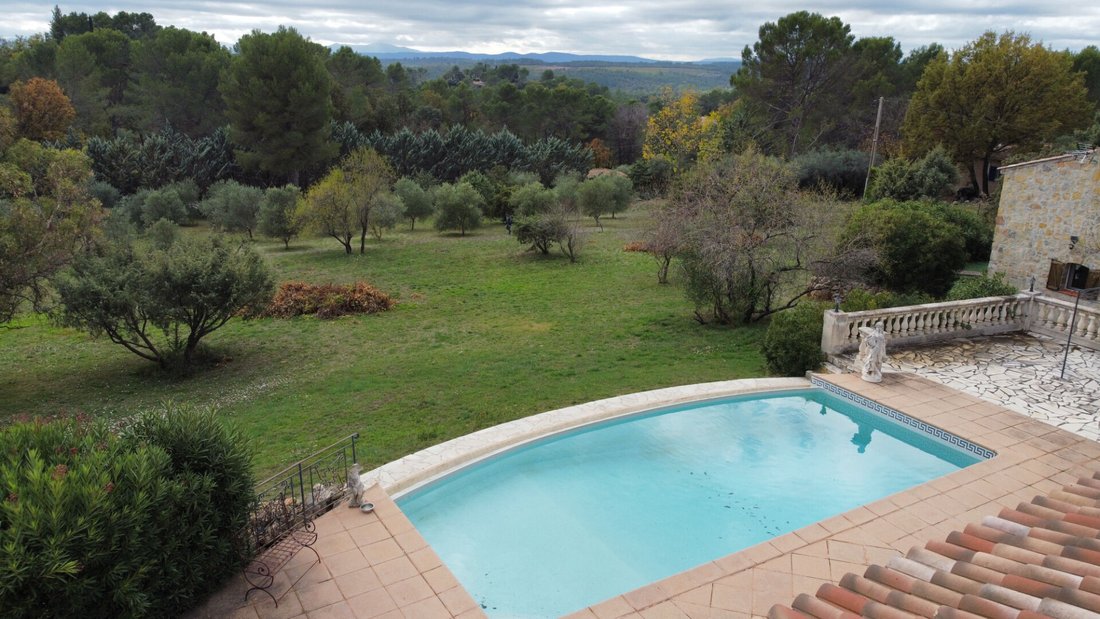 Villa in Flayosc, Provence-Alpes-Côte d'Azur, France 1 - 17967573